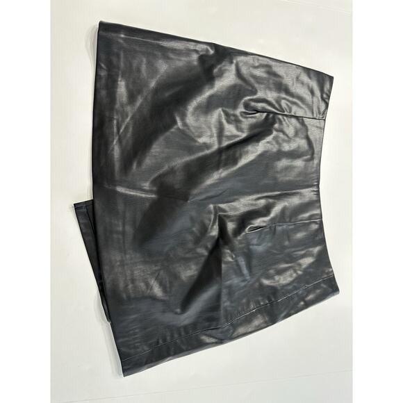 Zara Womens Size Small Black Faux Leather Mini Skirt Zipper Moto - Picture 2 of 5